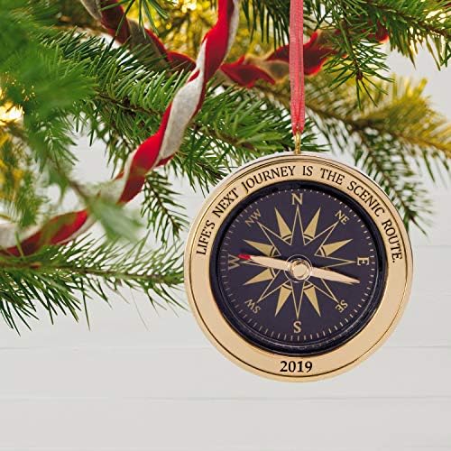 Hallmark Keepsake Ornamento de Natal de 2019 ano datado de graduação Gift Life Life Direção da bússola da jornada, metal