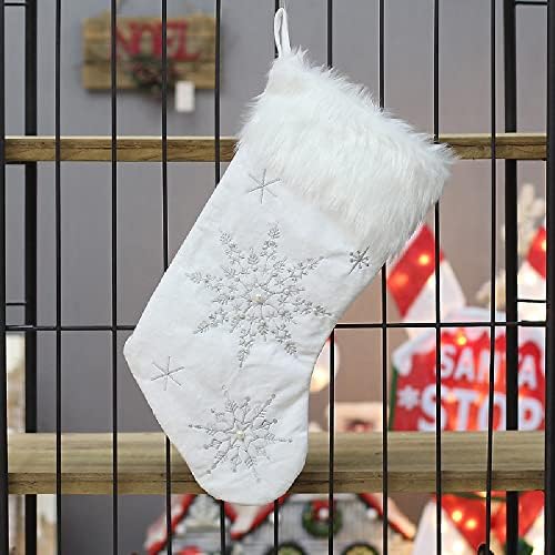 Quenny longas meias de pelúcia com punhos brancos, padrão de floco de neve bordado no corpo, decoração de Natal, meias, sacolas