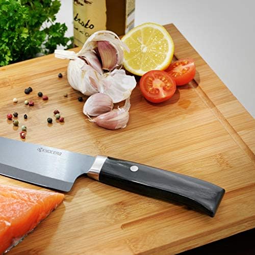 Kyocera Limited Series Cerâmica Chefs Santoku Faca com maçaneta artesanal de madeira Pakka, preto