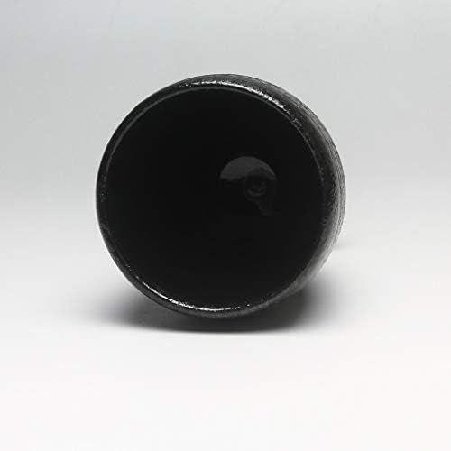 Copa de Sake Negra feita por Kazusa Nosaka. Hagiware de cerâmica tradicional japonês.