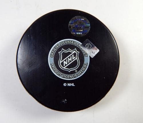 Michael Del Zotto 21 assinou Philadelphia Flyers NHL Hockey Puck Auto 203 - Pucks de NHL autografados