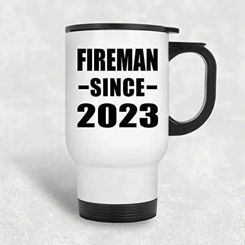 Designsify Fireman desde 2023, caneca de viagem branca de 14 onças de aço inoxidável em aço inoxidável, presentes para