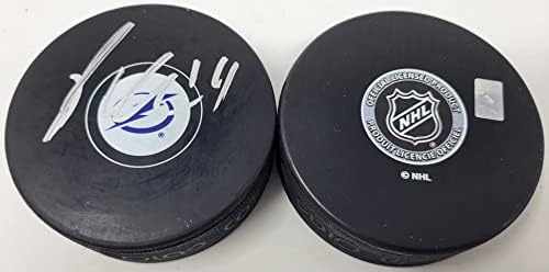 Pat Maroon assinou autografado Puck Tampa Bay Lightning NHL Puck com cubo livre