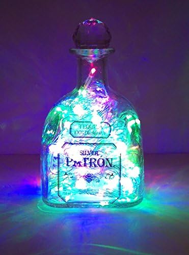 A garrafa Upcycler Upcycled Patron tequila terapia terapia de bebida de bebida de licor com LEDs multicoloridos cobertos com uma bola de cristal transparente de 30% com 30%