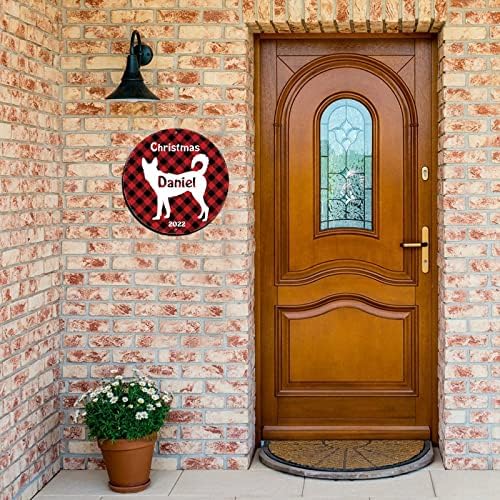 Christmas Metal Tin Signs Nome do cão personalizado Buffalo Plaid Dog Amante redonda Metal Tin Signo Decorações de Natal Wrinalh Wreatch