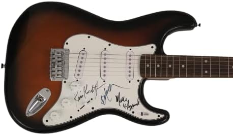 Merle Haggard, Kris Kristofferson e Willie Nelson assinaram o autógrafo em tamanho grande Fender Stratocaster Guitar, com Beckett Bas Carta de Autenticidade - ícones da música country Legends - Hag, está tudo no jogo, uma estrela nasce, os rodoviários, Jesus era um Capricórnio, Red de cabeça