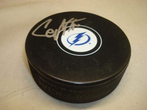 Cedric Paquette assinou Tampa Bay Lightning Hockey Puck autografado 1A - Pucks autografados da NHL