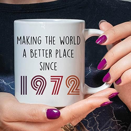 Alicarr Making the World um lugar melhor desde 1972 Caneca de café - 50º aniversário para mulheres, ela, mãe, amigos, amantes, esposa, namoradas linhas Art projetou canecas de copo