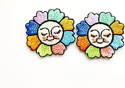 O conjunto de 2 minúsculos. Mini Flowers Pastel Cor Patches Feliz Cute De Cartoon Costurar Ferro em Appliques Bordados Crachado