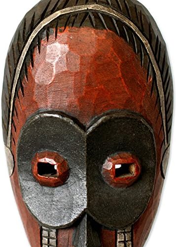 Novica Decorativa Máscara de madeira grande com suporte, Red 'Dan Ghost'