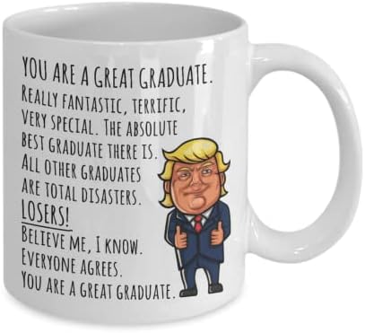 4389539-Donald Trump Graduação caneca de formatura Presentes engraçados para graduados Potus caneca de humor político Presente Trump Gag Presente Trump Coffee Caneca Trump Coffee Copo Trump M