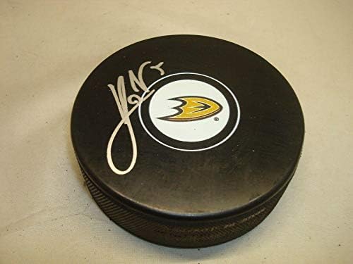 Korbinian Holzer assinou a Anaheim Ducks Hockey Puck autografado 1D - Pucks autografados da NHL