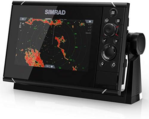 Simrad NSS EVO3: exibição de navegação de 7 polegadas com GPS, tela SolarMax e gráficos C-MAP Insight Pro instalados.