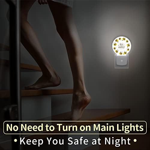 Dxtkwl Bee Happy Quote Round Night Lights 2 pacote, fofo Bee Animal Plug-in LED Nightlights Dusk Auto para Lâmpada de