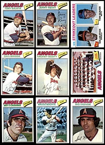 1977 Topps California Angels Team Definir California Angels VG+ Angels