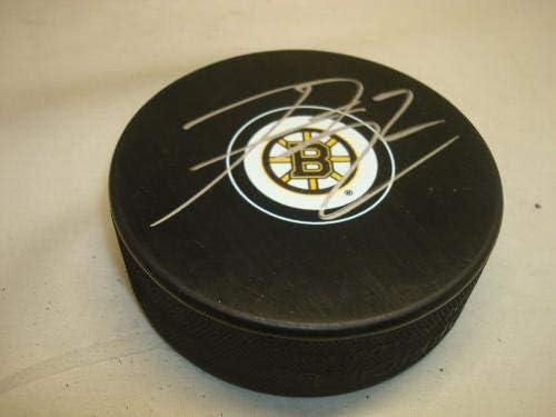 Frank Vatrano assinou o Boston Bruins Hockey Puck autografado 1D - Pucks autografados da NHL